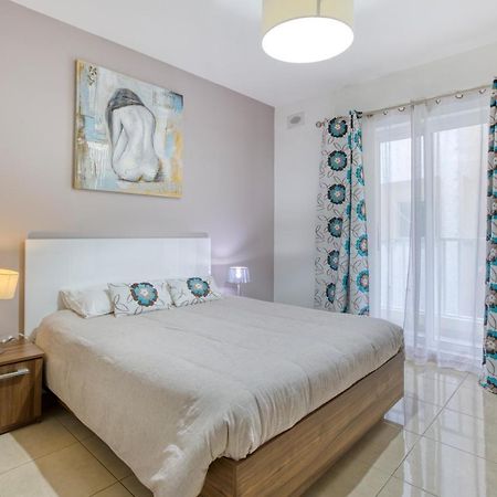 Charming Home Meters From The Seafront With Terrace By 360 Estates St. Paul's Bay Buitenkant foto
