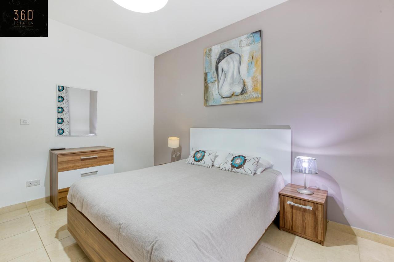 Charming Home Meters From The Seafront With Terrace By 360 Estates St. Paul's Bay Buitenkant foto